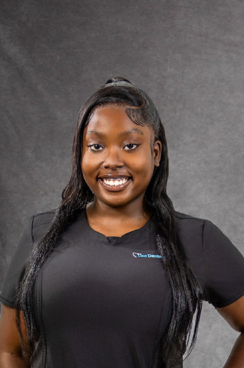 Johanna, female dental assistant